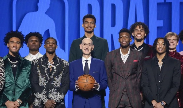 独行侠弗拉格获诺维茨基赞誉，全能新星助力独行侠新赛季挑战湖人西部霸主